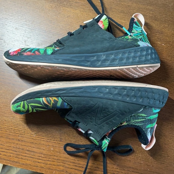 New balance fresh foam running shoes size 9.5 - Picture 4 of 6